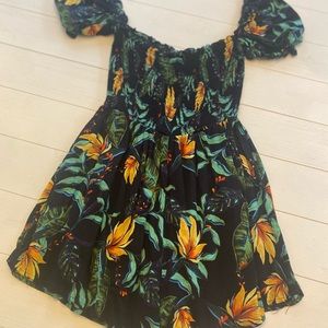 Adorable hawaiian romper